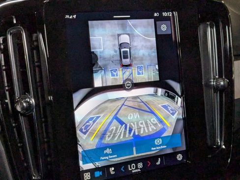 New 2025 Volvo XC40 B5 Ultra w/ Climate Package image 23