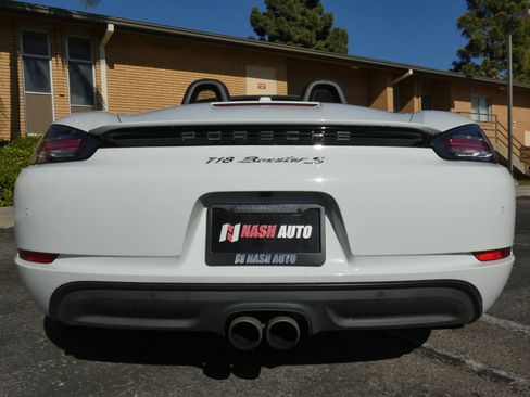 Used 2017 Porsche 718 Boxster S image 10