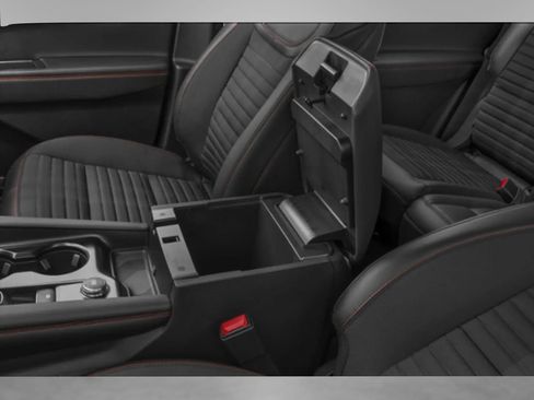 Used 2025 Ford Explorer ST-Line w/ ST-Line Street Pack image 12