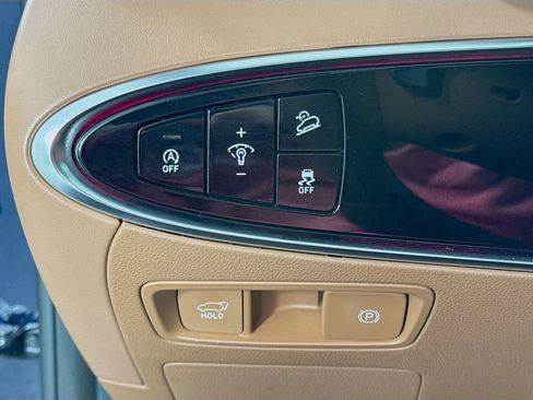 Used 2022 Genesis GV70 2.5T w/ Advanced Package image 10