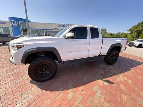 Used 2016 Toyota Tacoma TRD Off-Road w/ Towing Package AWD/4WD image 28