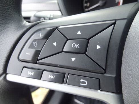 Used 2025 Nissan Altima 2.5 SV FWD image 16