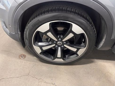 Used 2019 Volvo XC40 T5 Momentum image 29