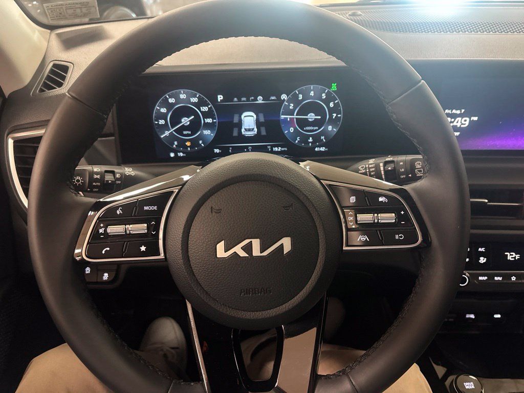 Used 2024 Kia Seltos EX AWD/4WD image 9