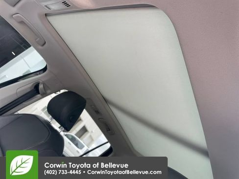 Used 2019 Volkswagen Tiguan SE w/ Panoramic Sunroof Package AWD/4WD image 39