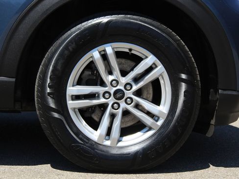 Used 2020 Ford Explorer XLT w/ Equipment Group 202A AWD/4WD image 25