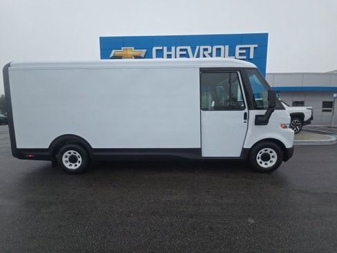 New 2025 Chevrolet Brightdrop 600 image 3