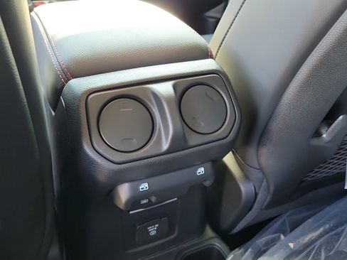 New 2026 Jeep Gladiator Rubicon AWD/4WD image 12
