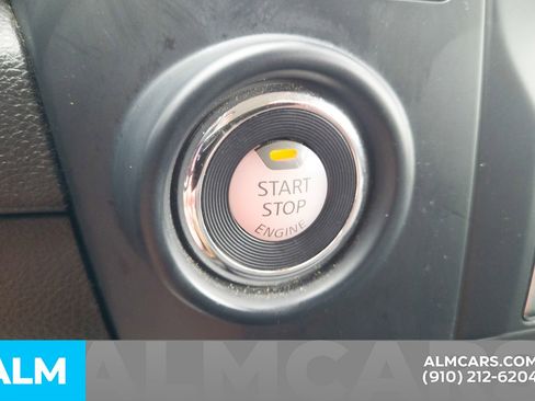 Used 2023 Nissan Titan SV image 26