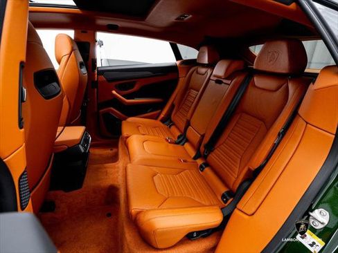 Used 2025 Lamborghini Urus SE AWD/4WD image 49