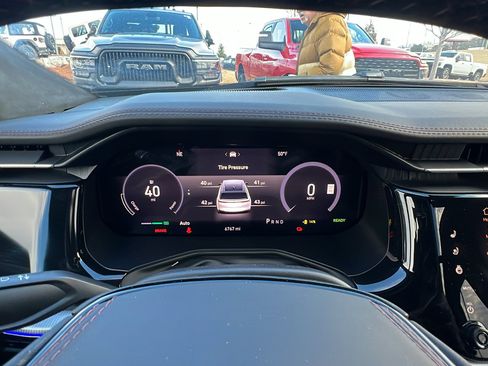 Used 2024 Jeep Wagoneer Launch Edition image 30