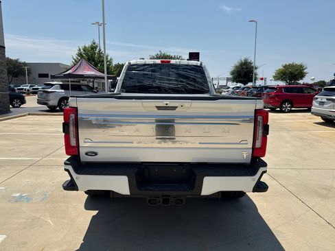 Used 2024 Ford F250 Platinum w/ FX4 Off-Road Package AWD/4WD image 4