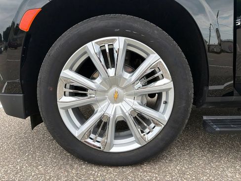 Used 2024 Chevrolet Suburban High Country AWD/4WD image 27