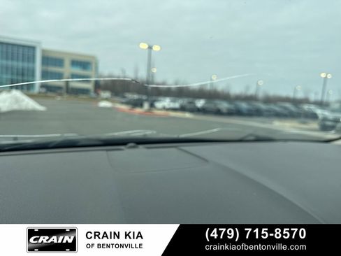 Used 2012 Ford Edge SE image 25