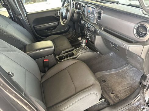 Used 2023 Jeep Gladiator Willys image 36