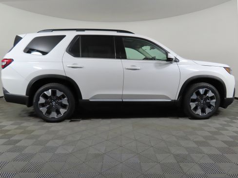 New 2026 Honda Pilot Elite image 2