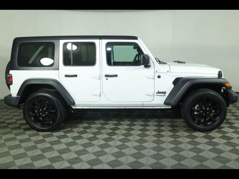 Used 2022 Jeep Wrangler Unlimited Sport S image 2