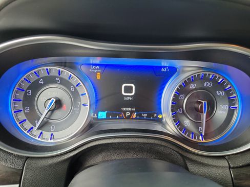 Used 2016 Chrysler 300 Limited image 26
