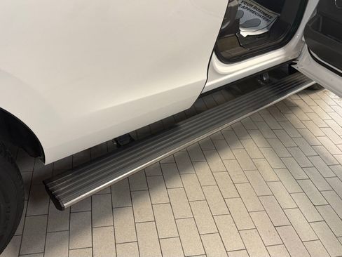 Used 2019 Ford Expedition Limited image 20