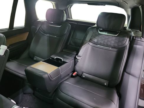 New 2026 Land Rover Range Rover SV AWD/4WD image 22