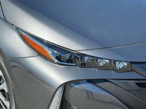 Certified 2022 Toyota Prius Prime XLE image 9