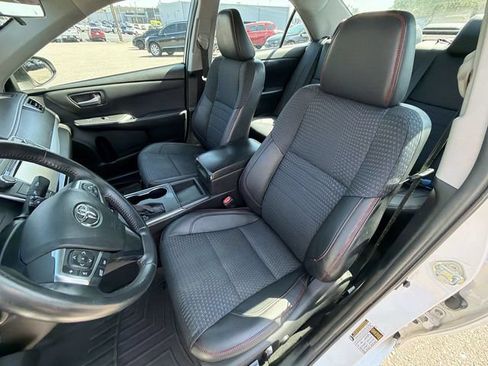 Used 2015 Toyota Camry SE FWD image 13