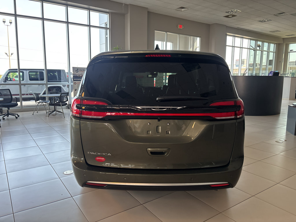 New 2027 Chrysler Pacifica Select FWD image 6
