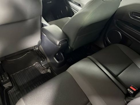 Used 2019 Honda HR-V EX image 38