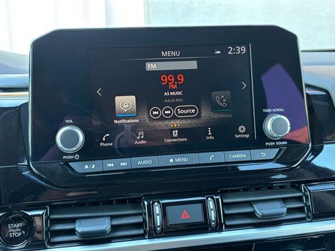 Used 2025 Nissan Pathfinder SV image 22