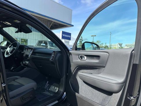 Used 2025 Volvo EX40 Plus w/ Climate Package RWD image 11