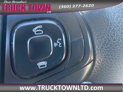 Used 2015 Toyota Camry LE FWD image 21
