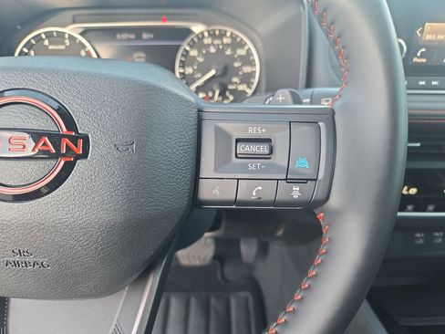 Certified 2025 Nissan Rogue SV image 18