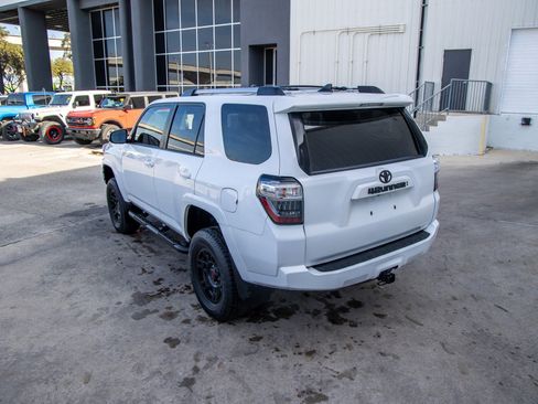 Used 2022 Toyota 4Runner SR5 image 9