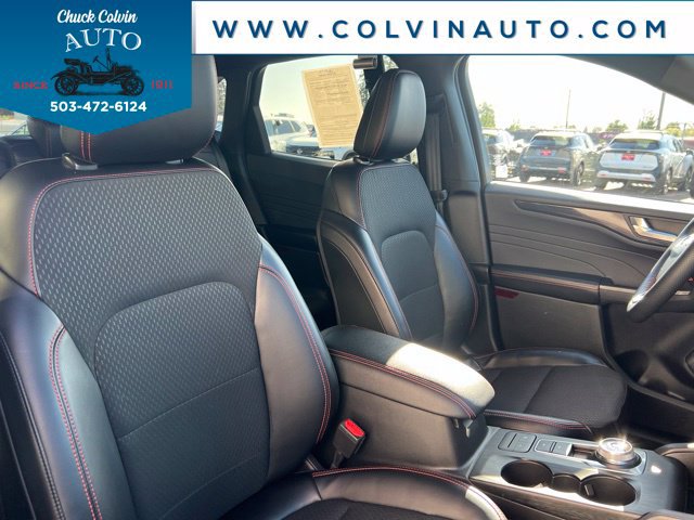 Used 2025 Ford Escape ST-Line Select AWD/4WD image 23