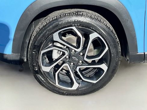 Used 2024 Chevrolet Trax RS w/ Sunroof Package FWD image 31