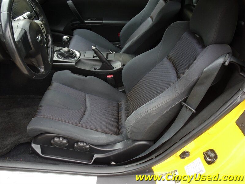 Used 2005 Nissan 350Z Enthusiast RWD image 12