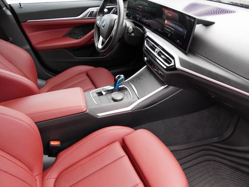 Certified 2023 BMW i4 eDrive35 w/ Premium Package image 10