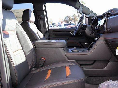 New 2026 GMC Sierra 2500 AT4 w/ AT4 Premium Plus Package AWD/4WD image 8