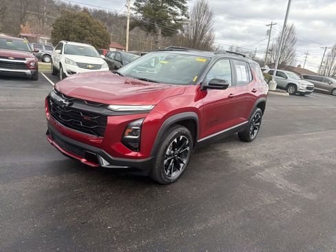 Used 2025 Chevrolet Equinox RS image 4