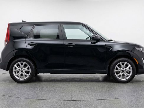 Used 2025 Kia Soul LX w/ LX Technology Package image 11