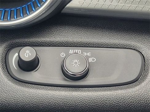 New 2026 Chevrolet Trax LT image 32