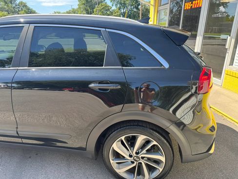 Used 2019 Kia Niro Touring FWD image 5