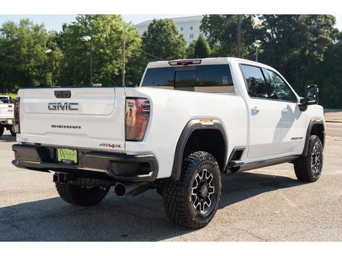New 2026 GMC Sierra 2500 AT4X w/ LPO, Black Badging Package AWD/4WD image 8