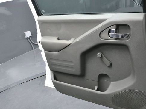 Used 2019 Nissan Frontier S image 19