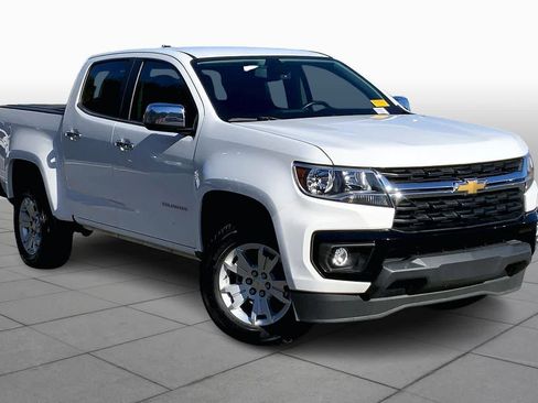 Used 2022 Chevrolet Colorado LT w/ Chrome Appearance Package image 2