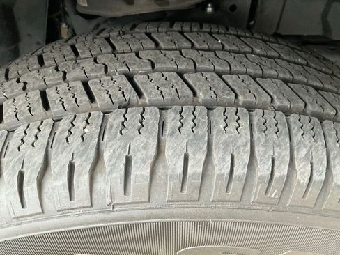 Used 2024 Nissan Titan SV w/ SV Bronze Edition Package image 12