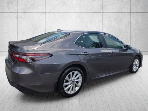 Used 2024 Toyota Camry LE w/ Convenience Package FWD image 4