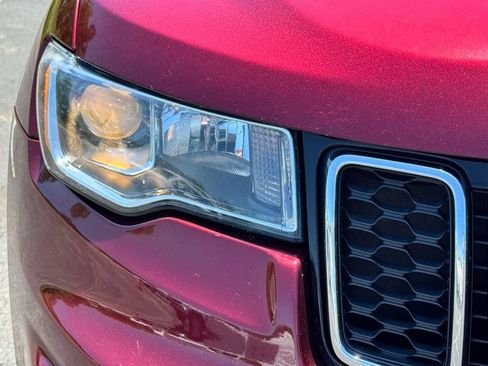 Used 2017 Jeep Grand Cherokee Limited AWD/4WD image 4