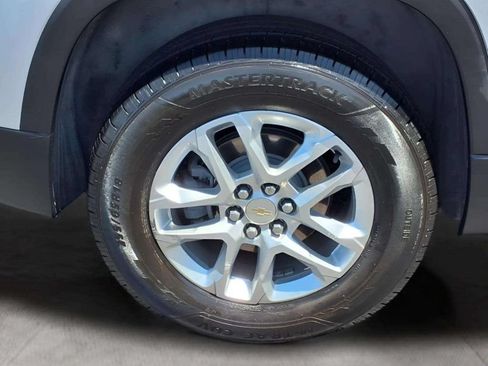 Used 2022 Chevrolet Traverse LS FWD image 20
