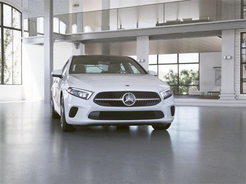 Certified 2022 Mercedes-Benz A 220 4MATIC image 9